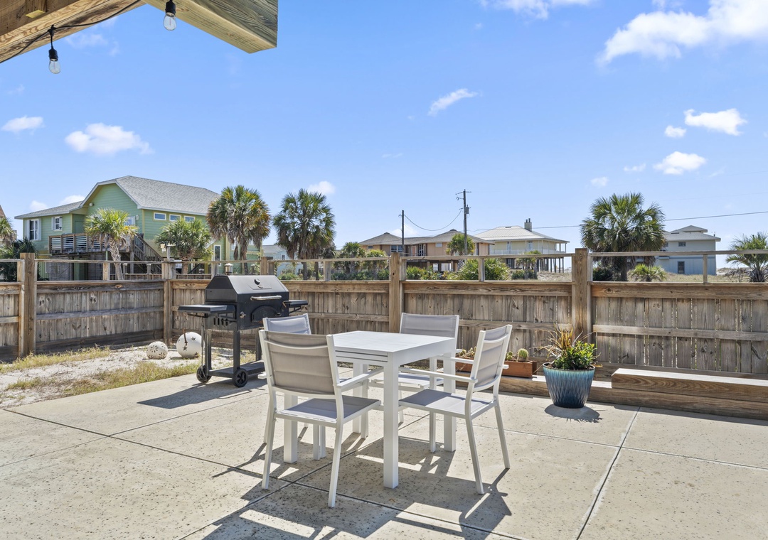 Casa de Madera Pensacola Beach - Pool Side Furniture and Grill