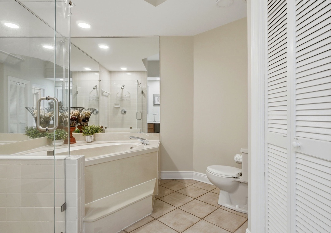 SeaChase 1104C- Bathroom 1