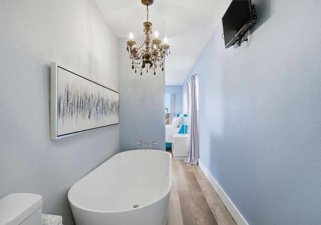 Regatta Condo 201A- Bathroom 1 Soaking Tub