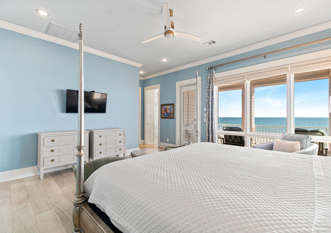 Bedroom 1 & TV with Gulf View