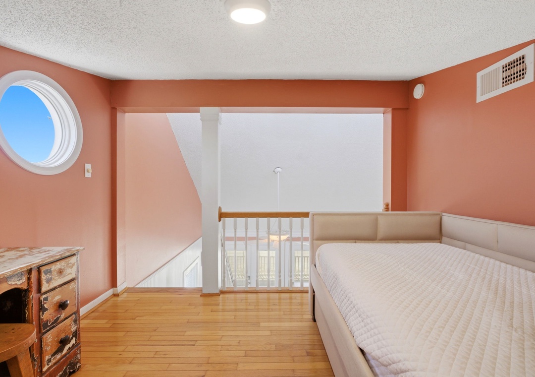 Dunestruck- Loft