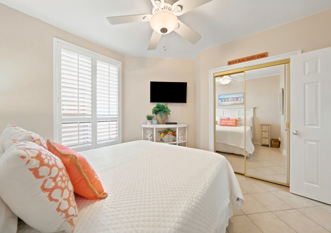 SeaChase 1104C-Sink into the plush bedding, enjoy your favorite shows on the wall-mounted TV, and feel the coastal breeze from the ceiling fan as you unwind in your serene retreat.
