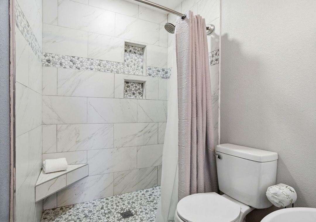 25-web-or-mls-317-e-beach-blvd-201a