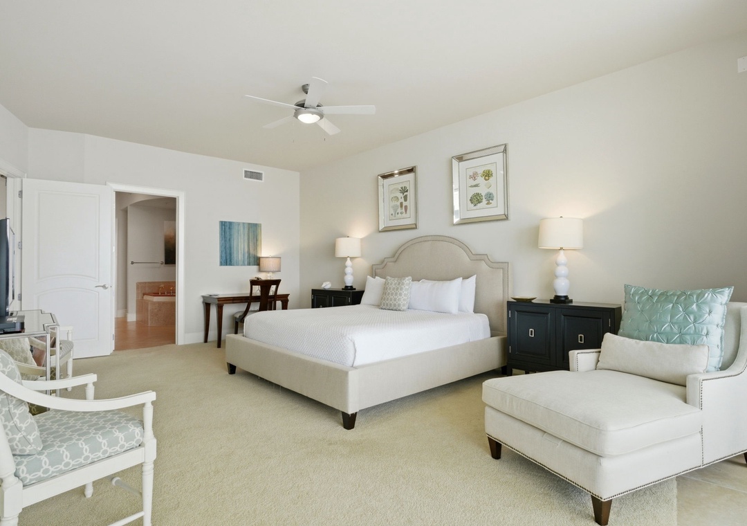 Turquoise Place 1108C- Bedroom 1 to Bathroom 1 Entry