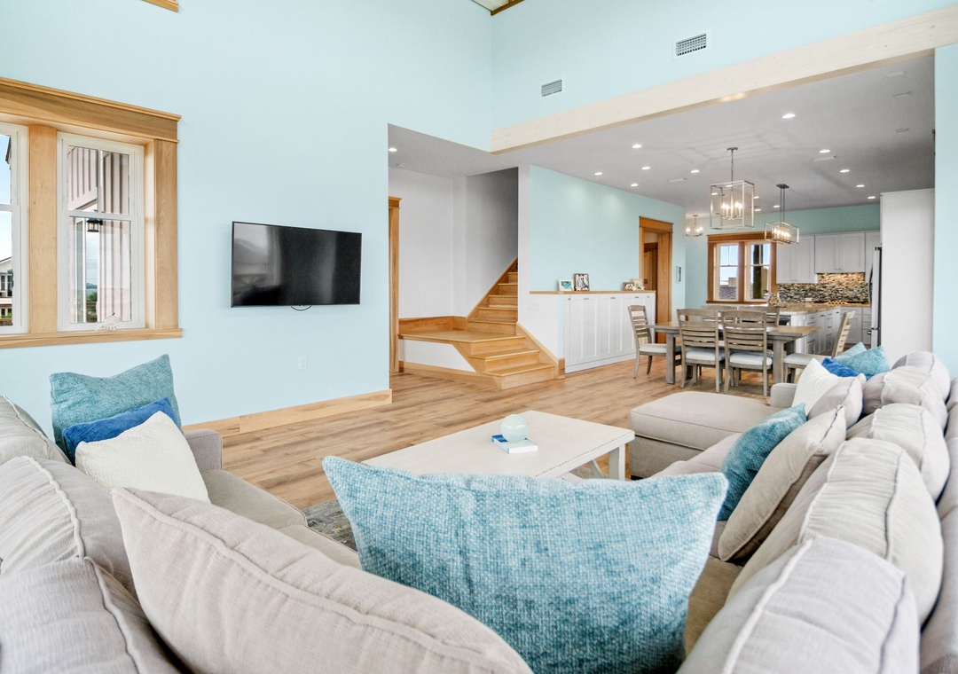 Casa de Madera Pensacola Beach - Main Floor Living Room with Stairs to Loft