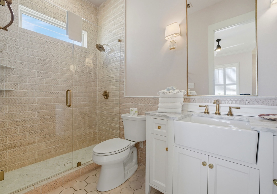 34-web-or-mls-1557-w-beach-blvd