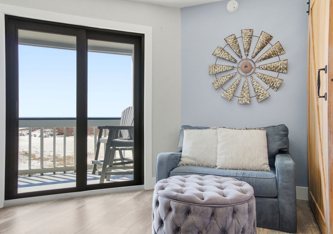 19-web-or-mls-317-e-beach-blvd-201a