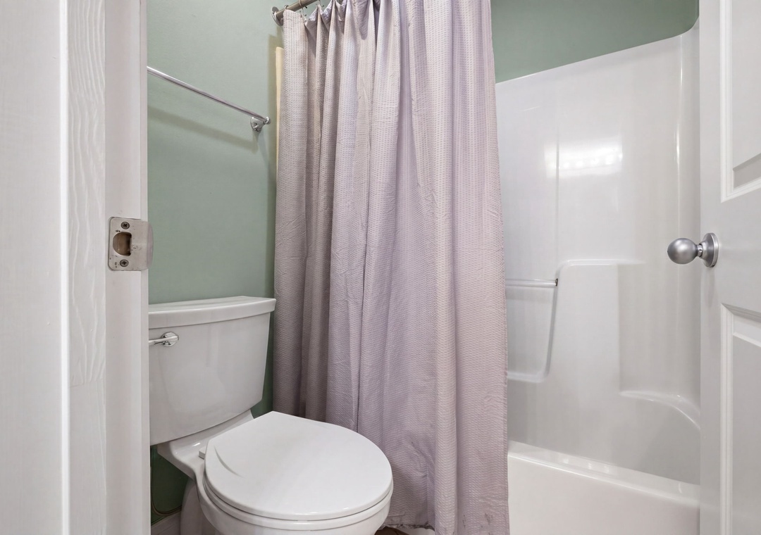 Lighthouse 418- Bathroom 2