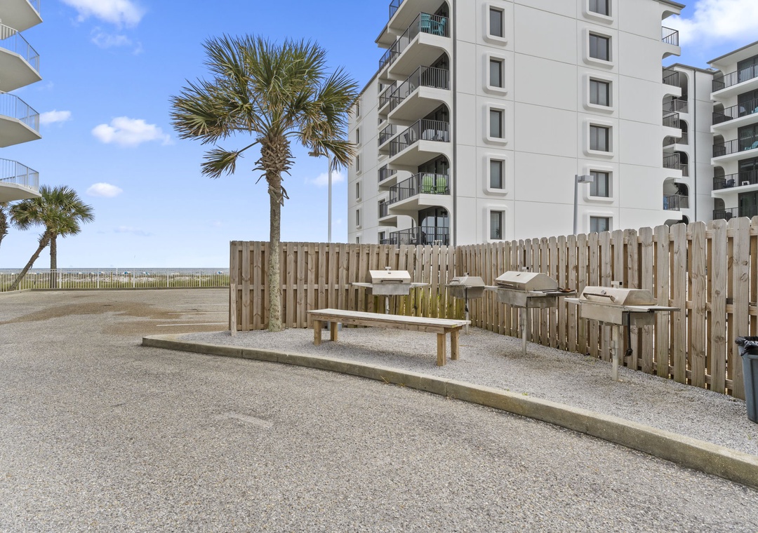 Lighthouse Condominiums Grilling Station
