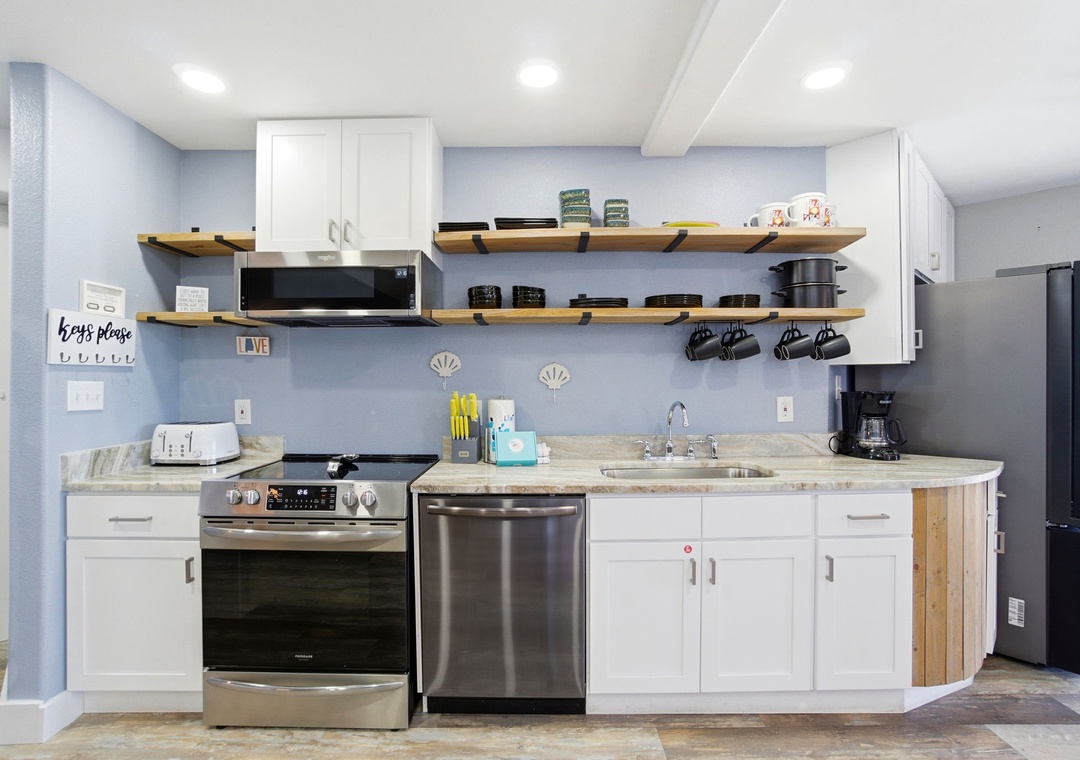 12-web-or-mls-317-e-beach-blvd-201a