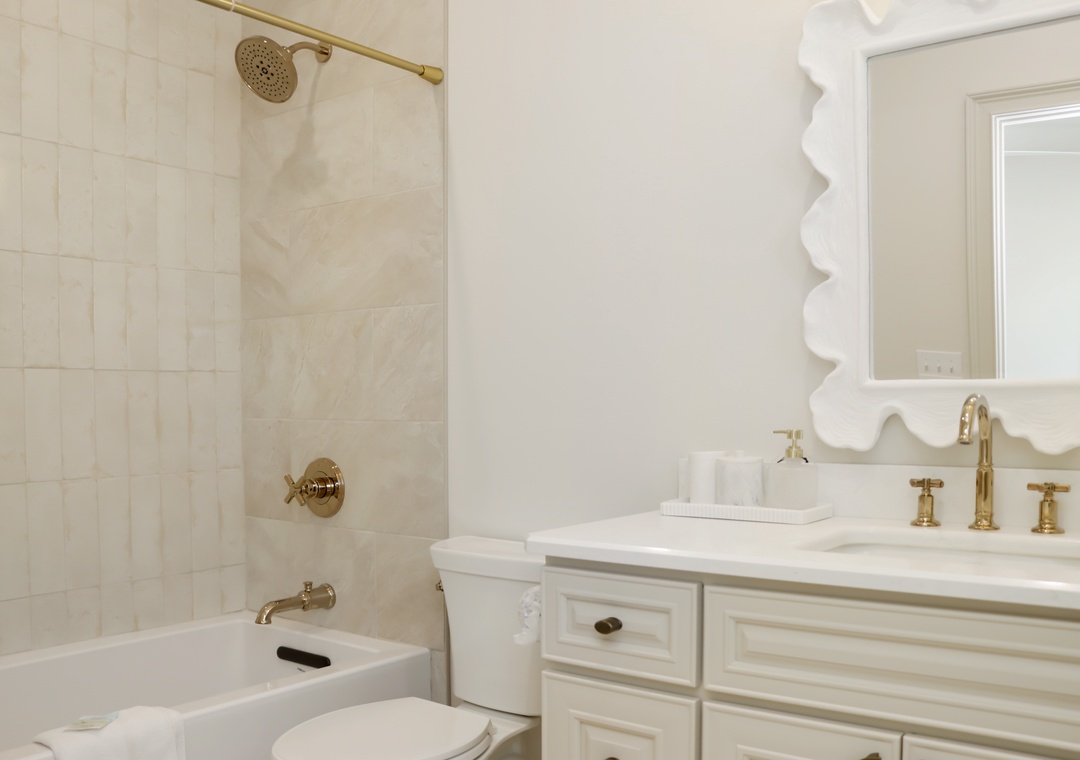 Bedroom 3 - Full Bathroom