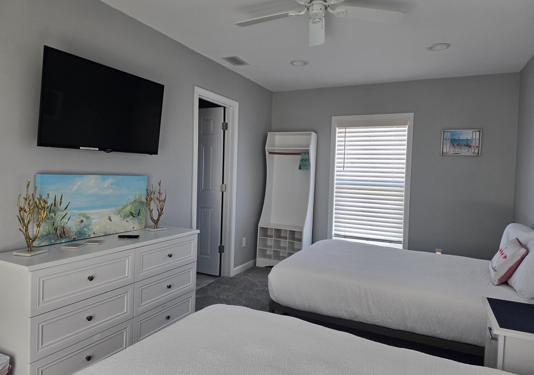 Guest Bedroom Top Level