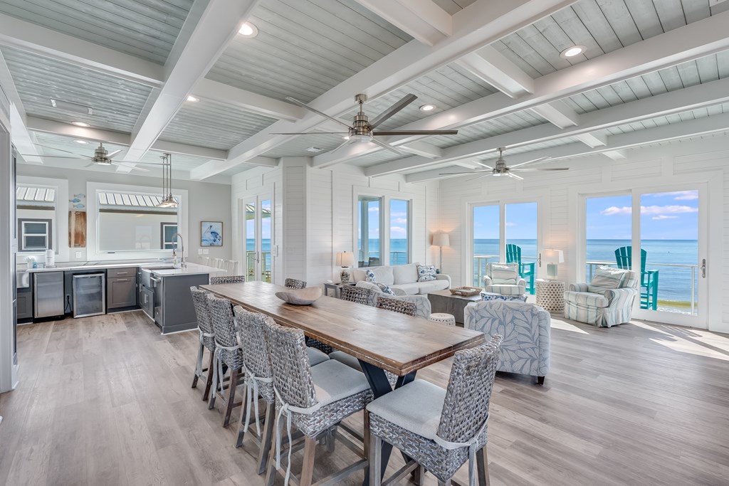 Living/Dining Area