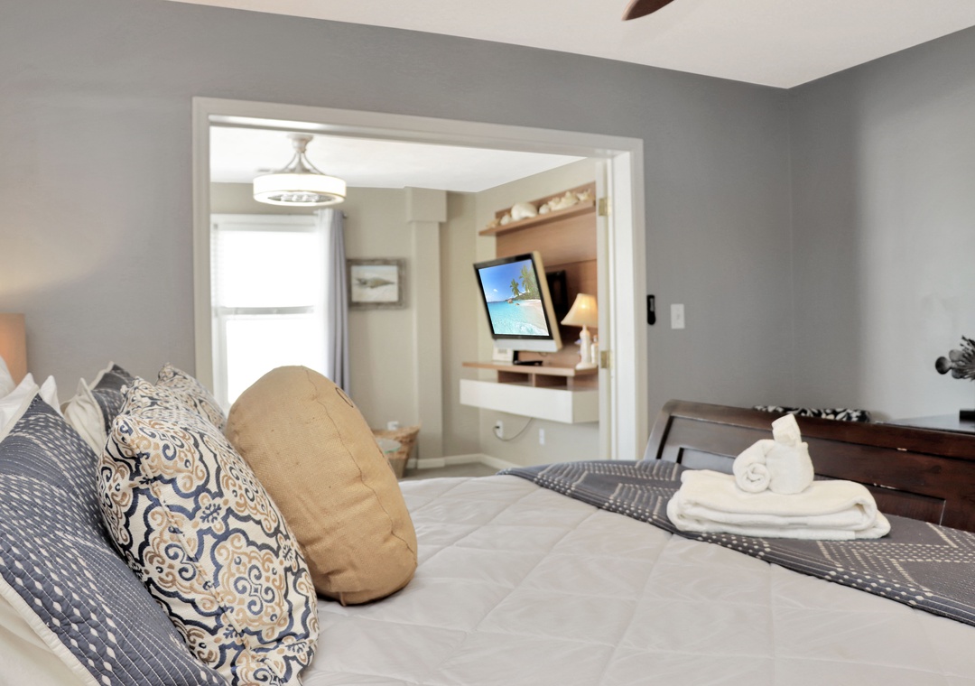 Bedroom 4 - TV