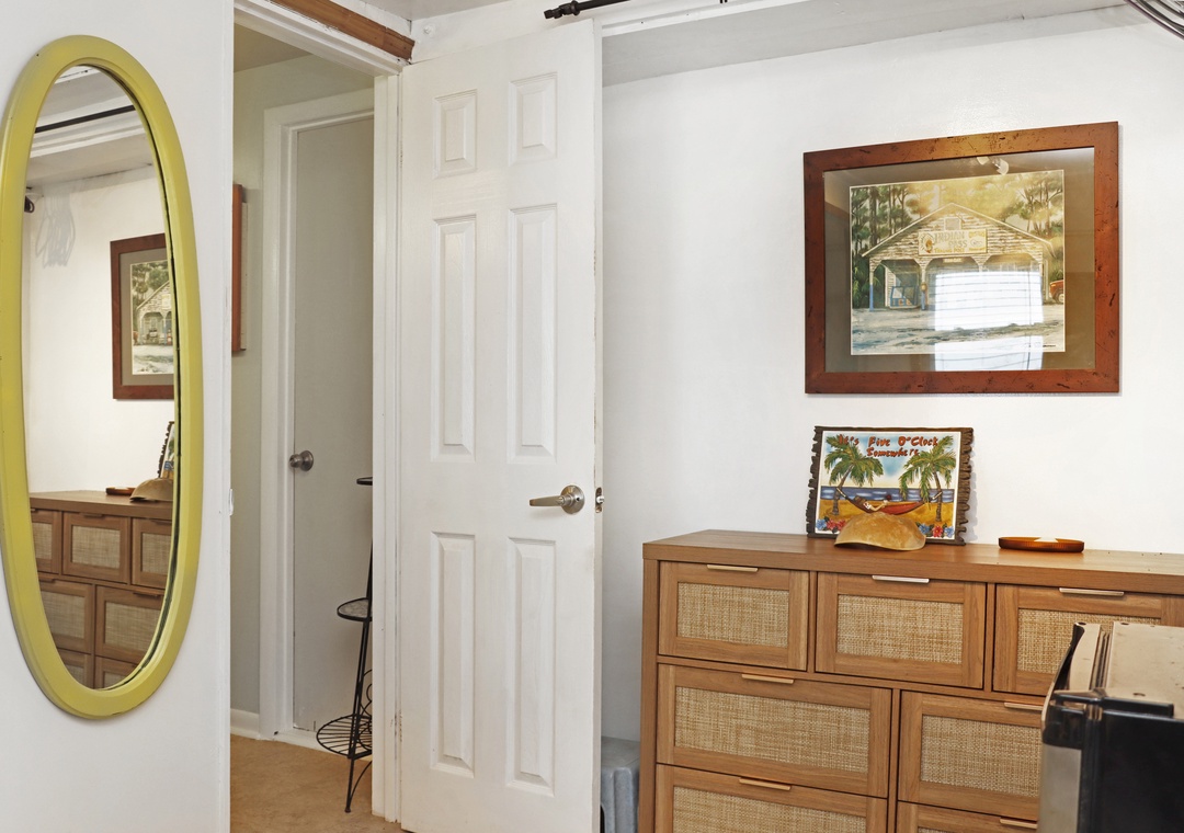 Mother-in-Law Suite with Full Bathroom