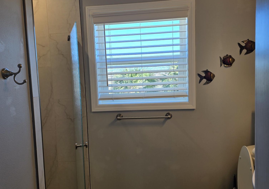 Full Bath on Main Living Area