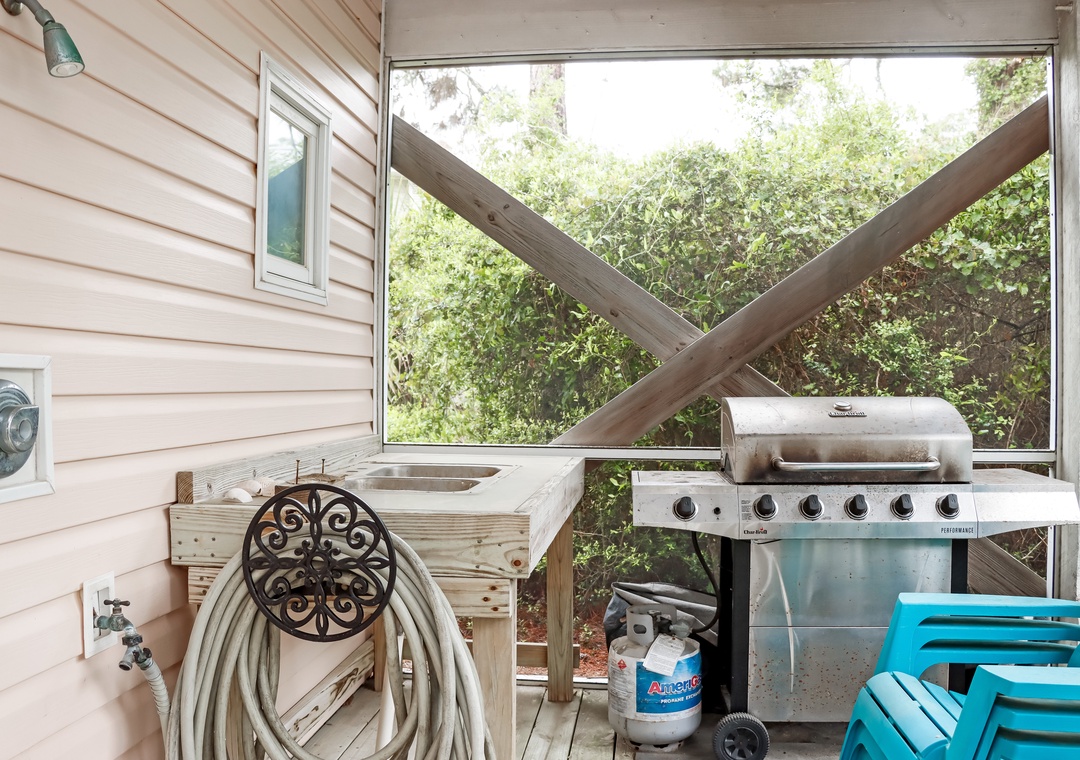 Screened Room Under House with Grill, Shower and Fish Cleaning