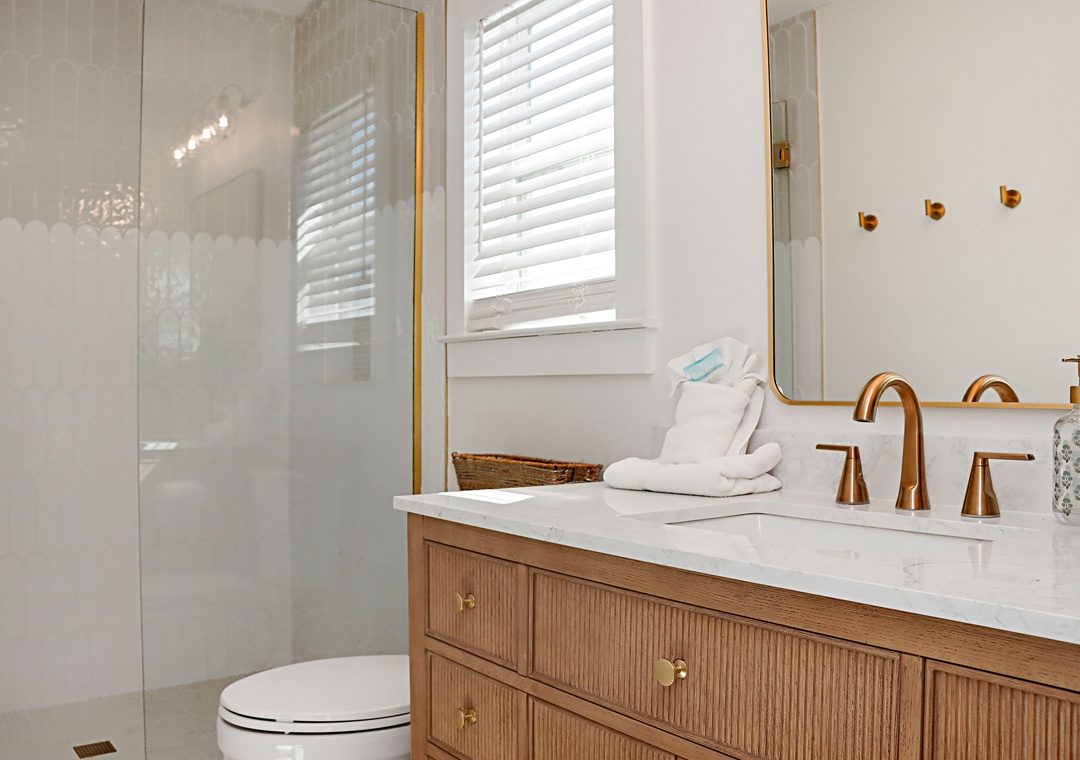 Upstairs Full Bathroom with Shower