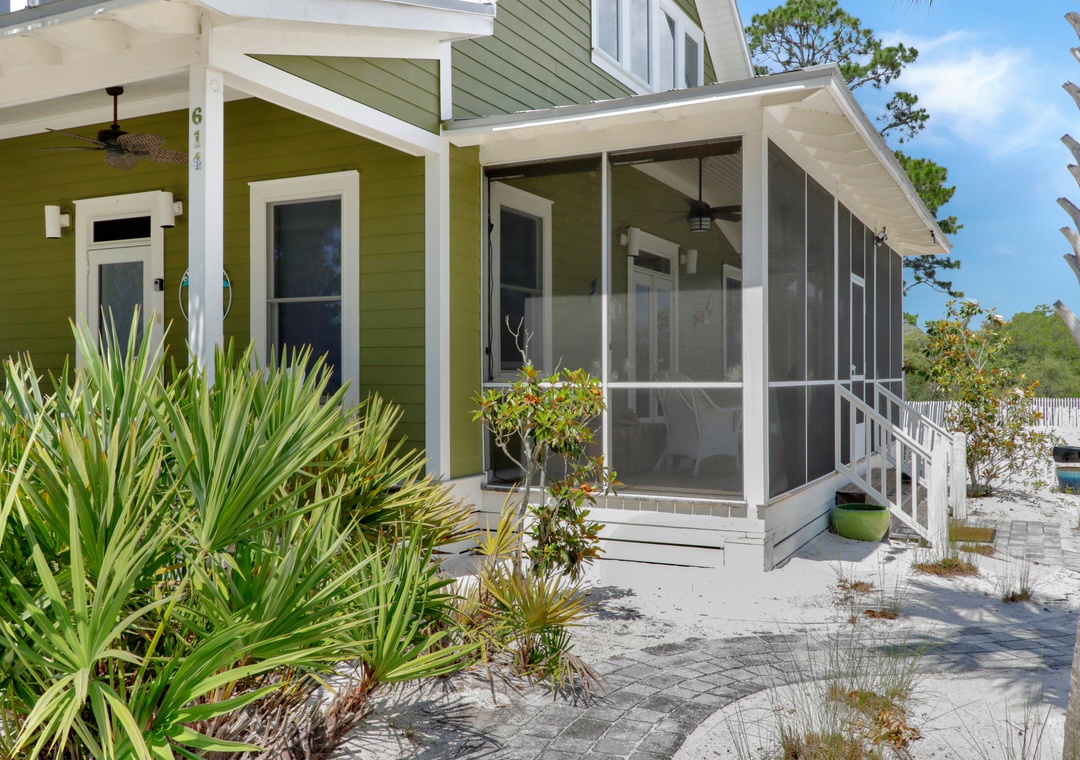 Four Winds Cottage with Screened Porch