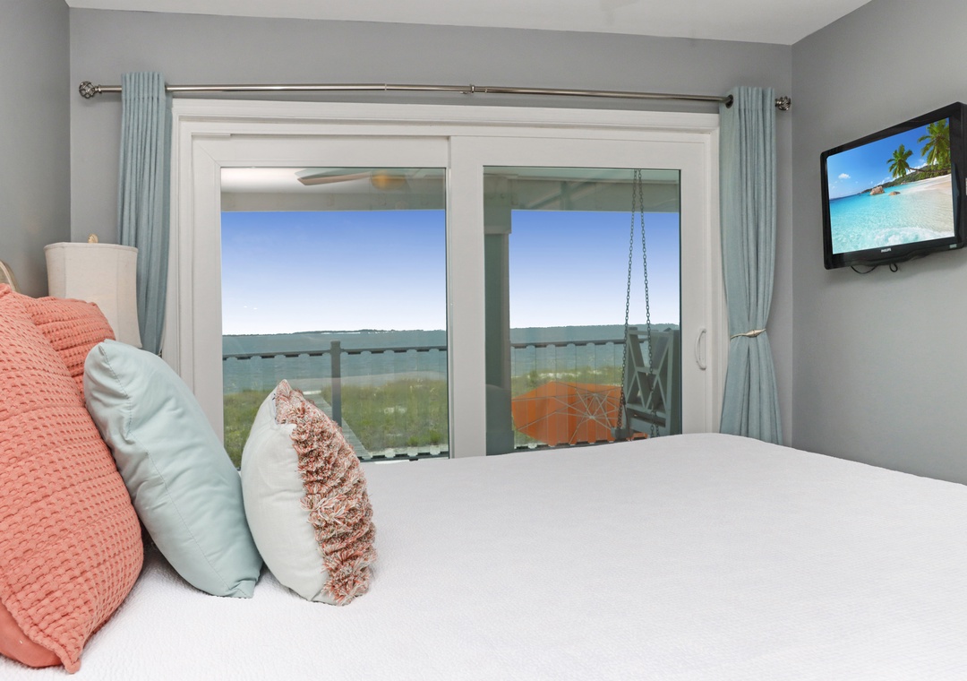 Bedroom 1 - Beach View and TV