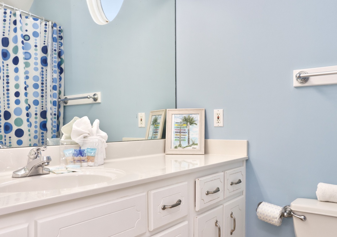 Bedroom 2 - Full Bathroom