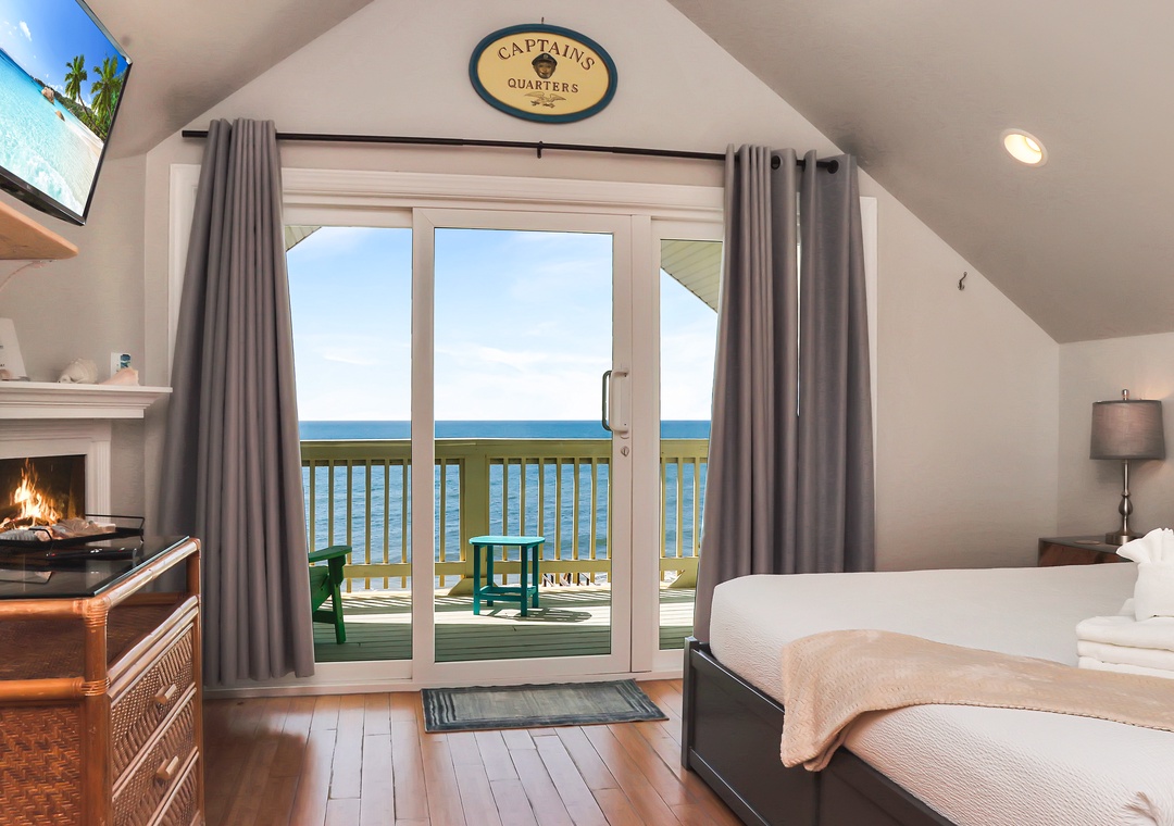 Bedroom 5 - Beach Front Master Bedroom