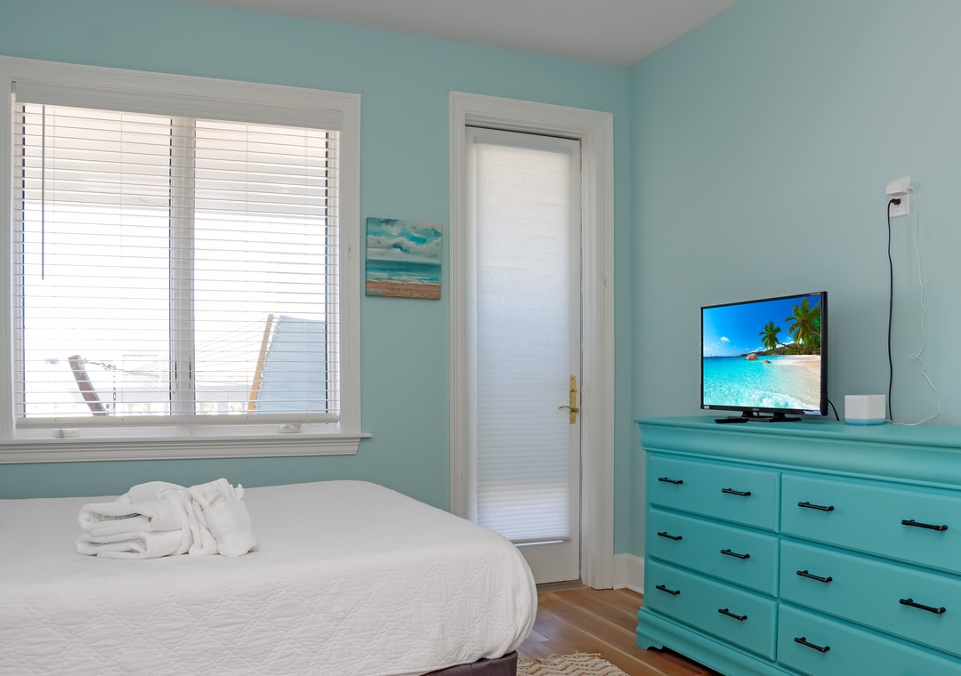 Bedroom 4 with Beach View Deck