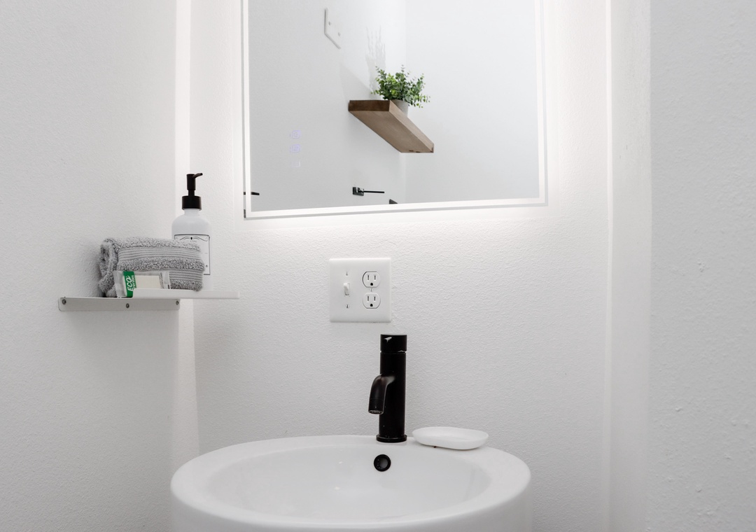 Bedroom 2 - Full Bathroom