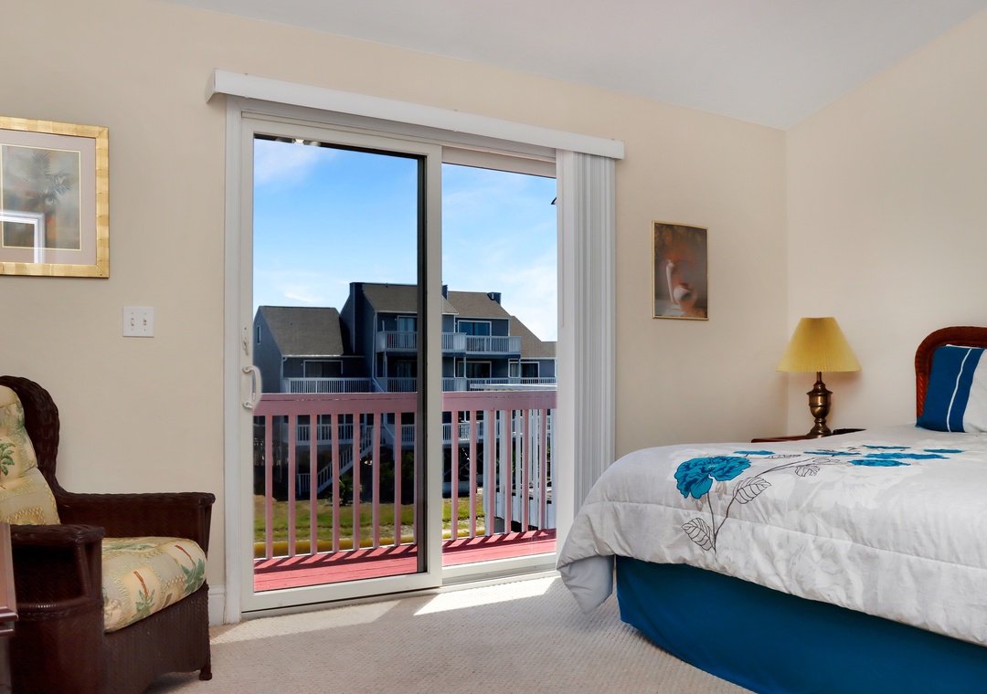 Master Bedroom 1 - View of Deck