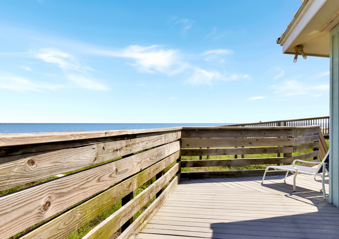 Winding Beach Front Deck