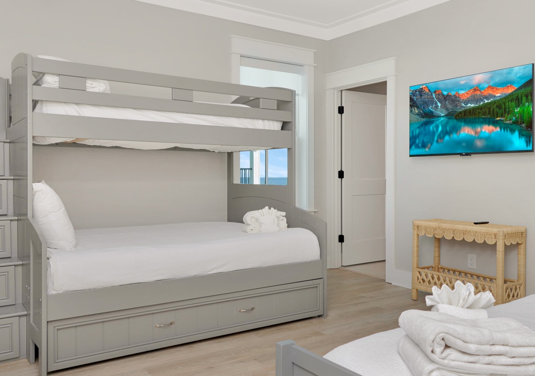 Bedroom 9 - Bunk Room