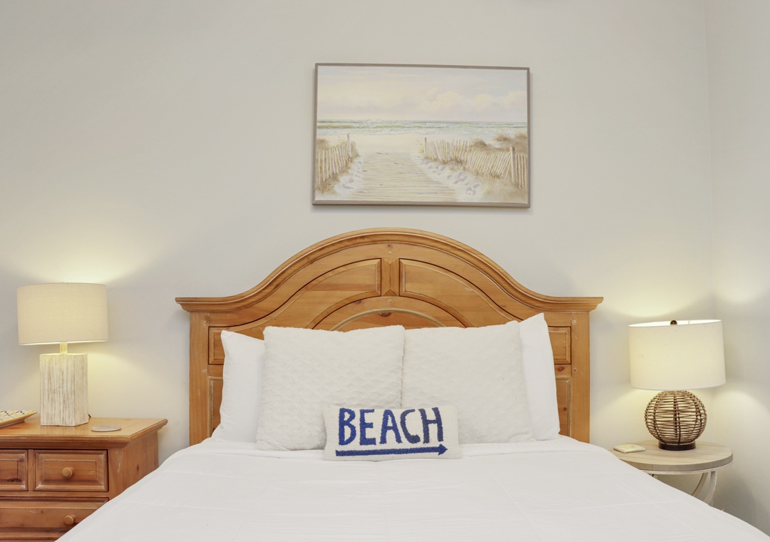 Guest Bedroom 1 - Queen Bed