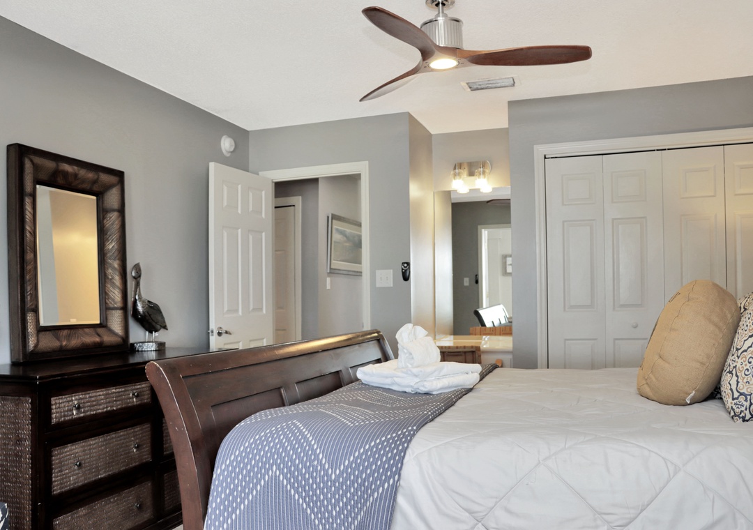 Bedroom 4 with Private Vanity