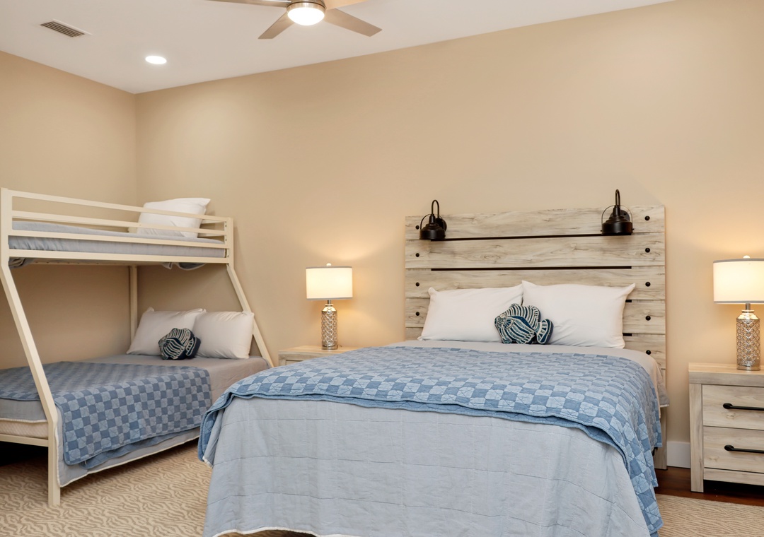 Bedroom 2 - Queen Bed and Bunks