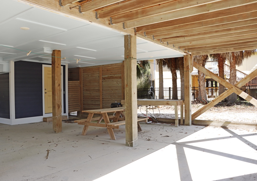 Outdoor Dining and Fish Cleaning Area