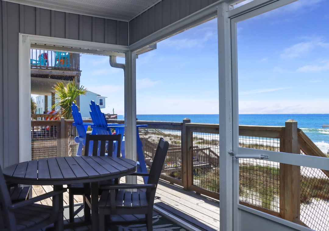 Screened Deck with Outdoor Dining