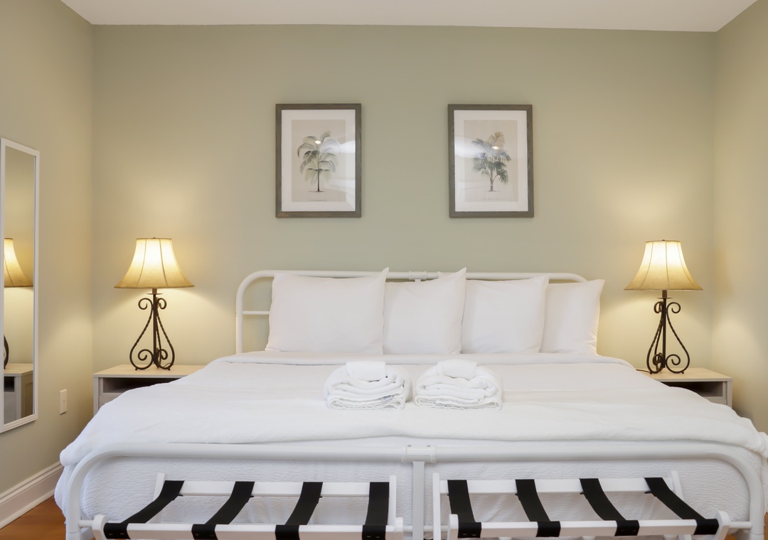 Bedroom 4 - King Bed 1