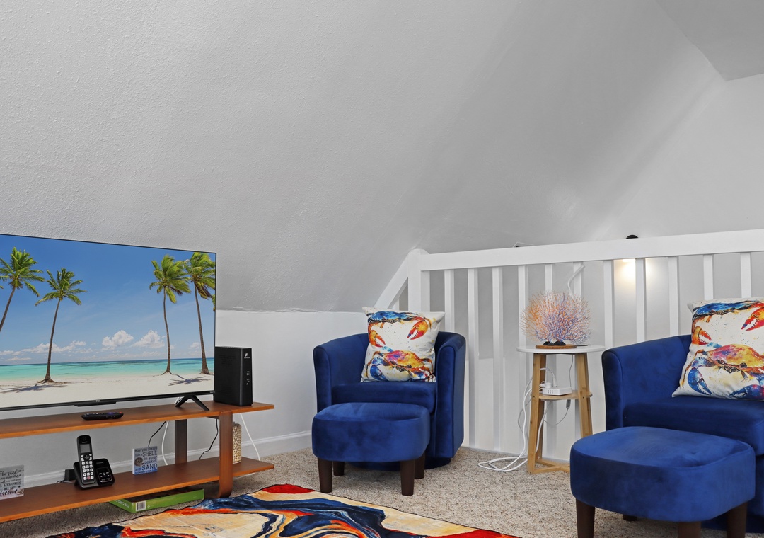 Upstairs Loft - Sitting Area