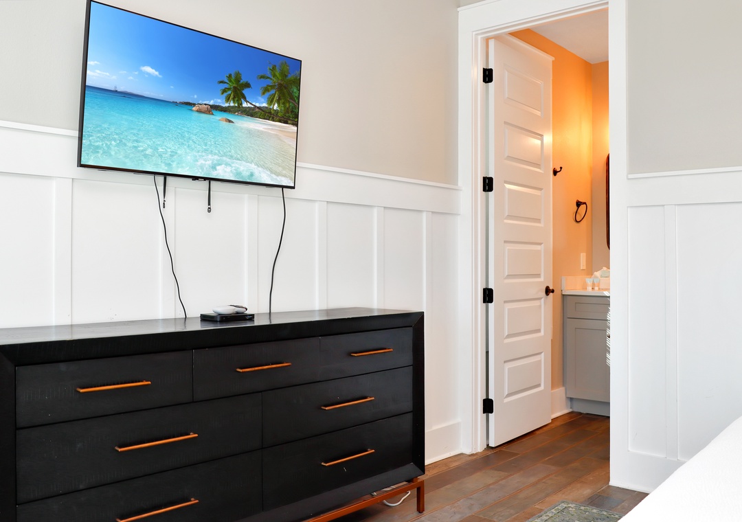 Bedroom 3 with TV and Master Bathroom