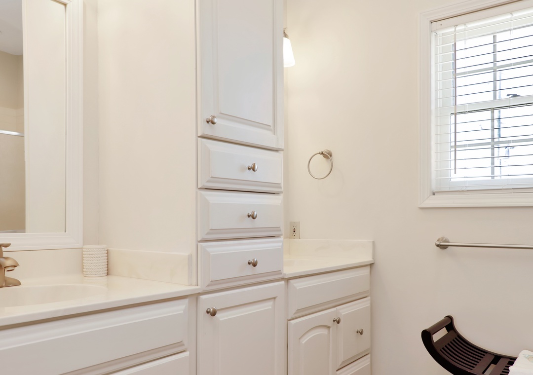 Bedroom 1 - Master Bathroom
