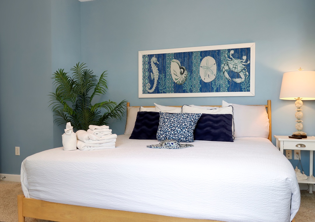 Bedroom 1 - King Bed