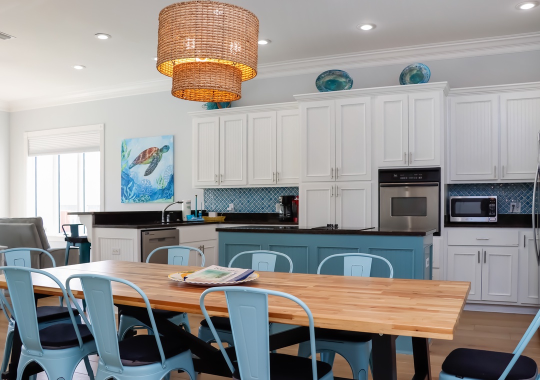 Dining Area and Kitchen (1)