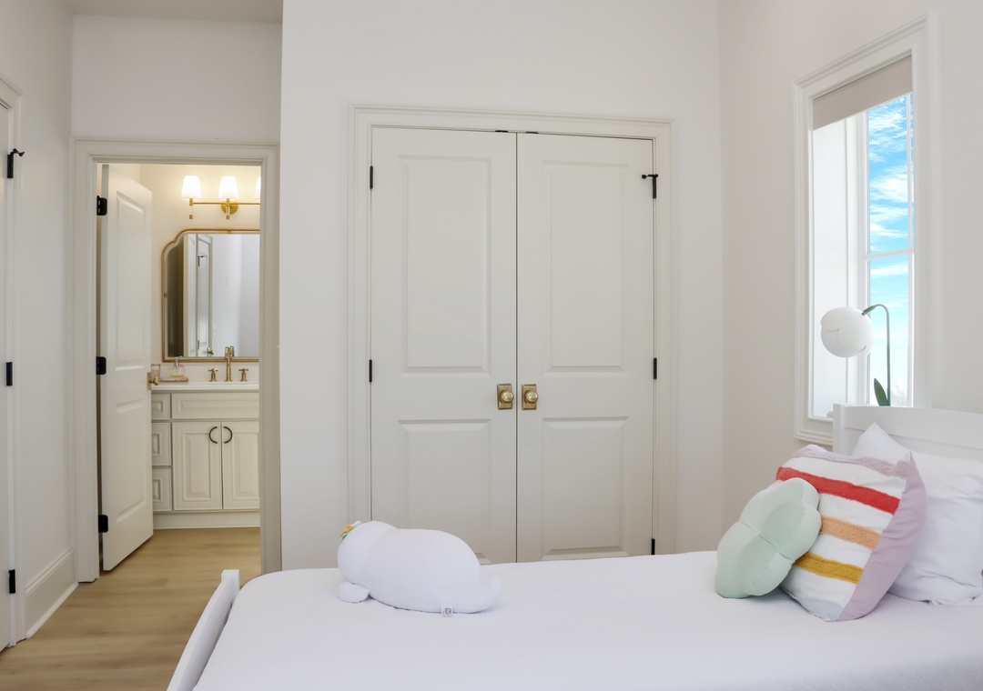Bedroom 4 with Full Bathroom