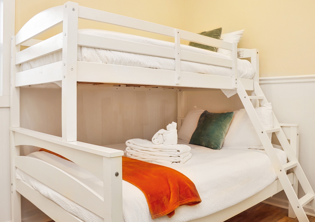 Bedroom 1 - Bunk Room (1)