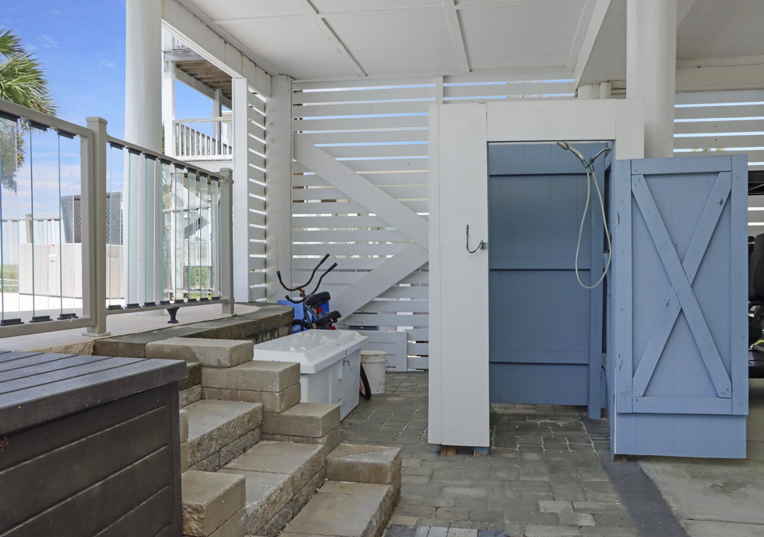 Enclosed Outdoor Shower