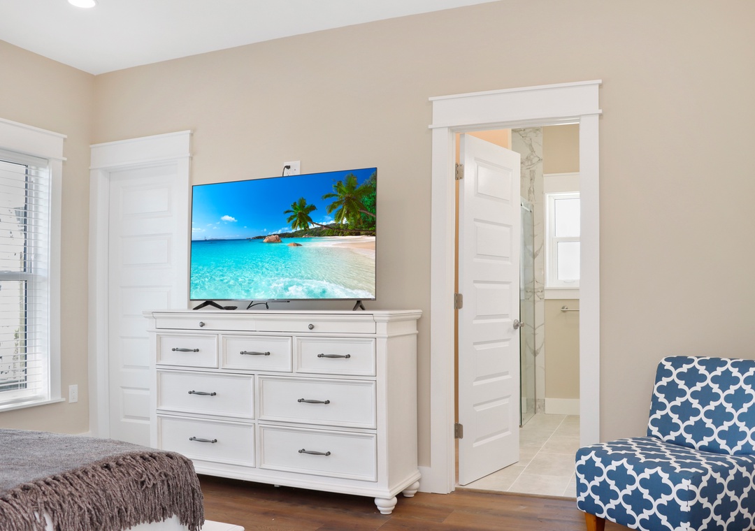 Bedroom 3 - TV and Master Bathroom