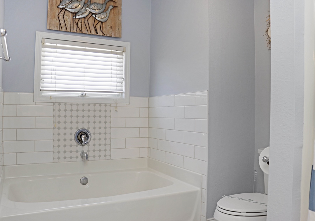 Bedroom 2 - Master Bathroom Tub