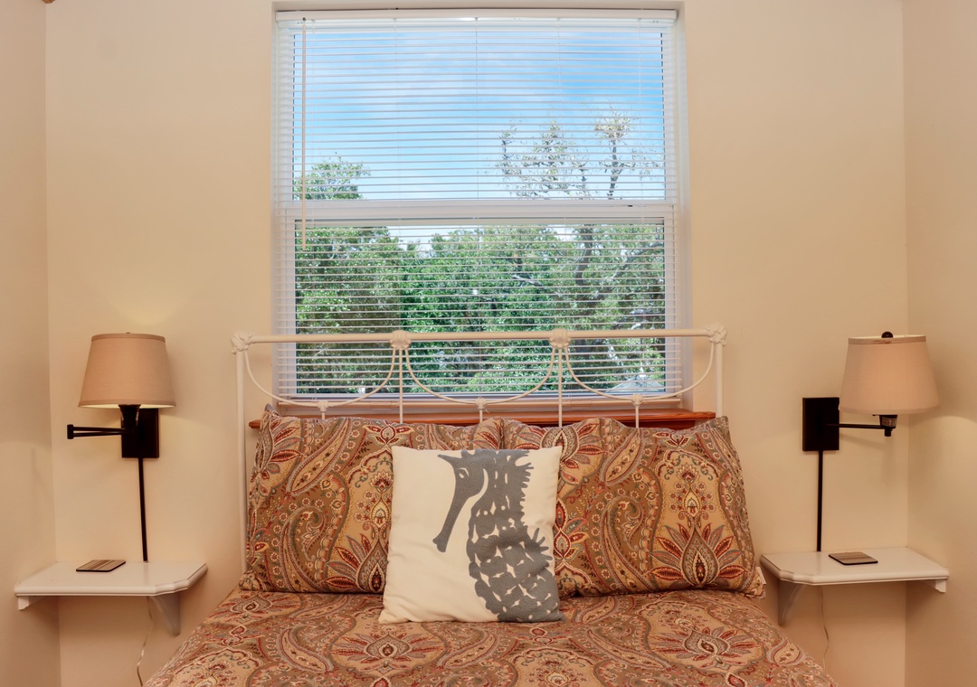 Guest bedroom with lagoon view