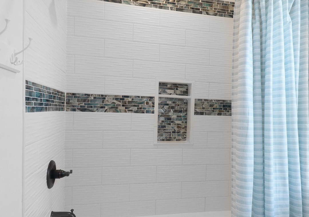 Shellfish Cottage Jack n Jill Bathroom 2