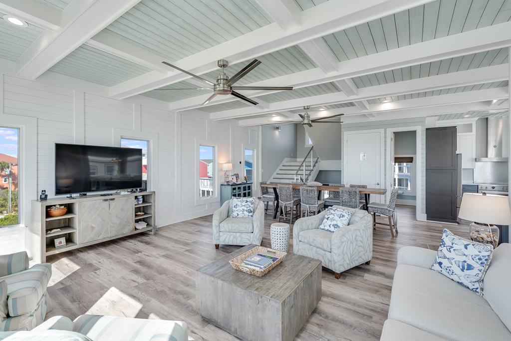 Living/Dining Area